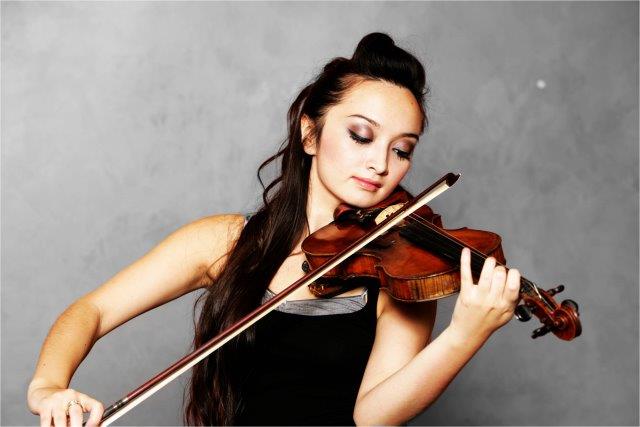 female violin player chandigarh